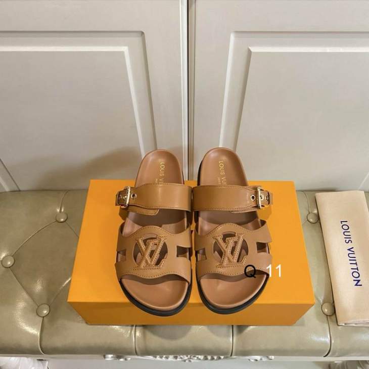 Picture of Louis Vuitton Slippers _SKULVsz35-40Y0309418